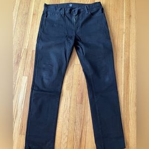 Gap Men’s jeans in athletic/slim fit cut. Black 30x30